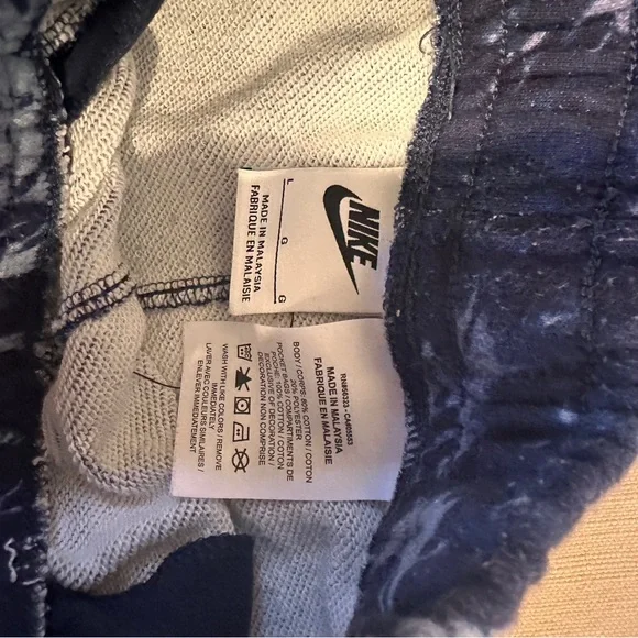 Nike sweat shorts - Picture 2 of 2